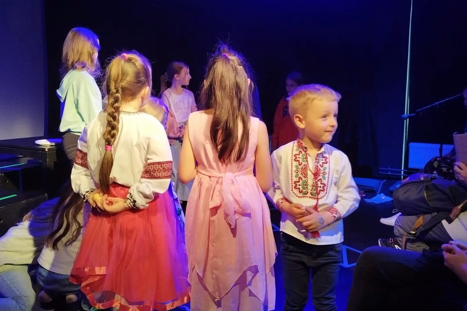 THEATER I THEATER VERBINDET WELTEN I            Театр I Театр єднає світи