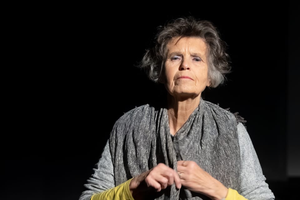 THEATER I "STILLES LEID-EINSAMKEIT"