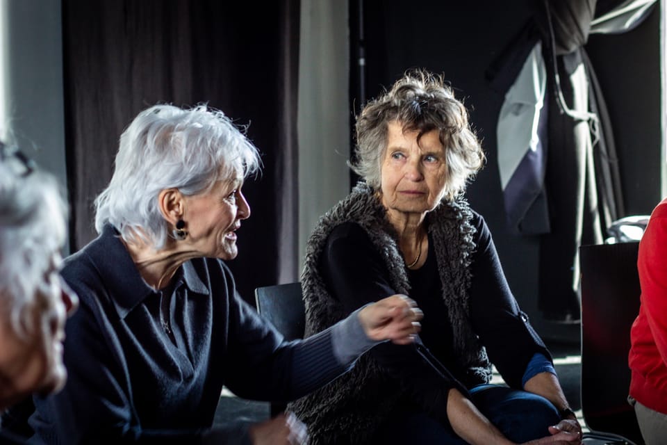 THEATER I "STILLES LEID-EINSAMKEIT"
